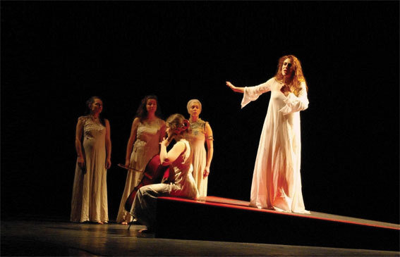 Antigone, de Sophocle - Mise en scène Olivier Broda - Théâtre du Temps Pluriel. 4 et 5 novembre 201, aux Cordeliers, Romans