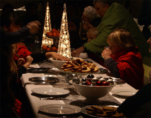 Une table bien dressée à Suze-la-Rousse Une table bien dressée à Suze-la-Rousse