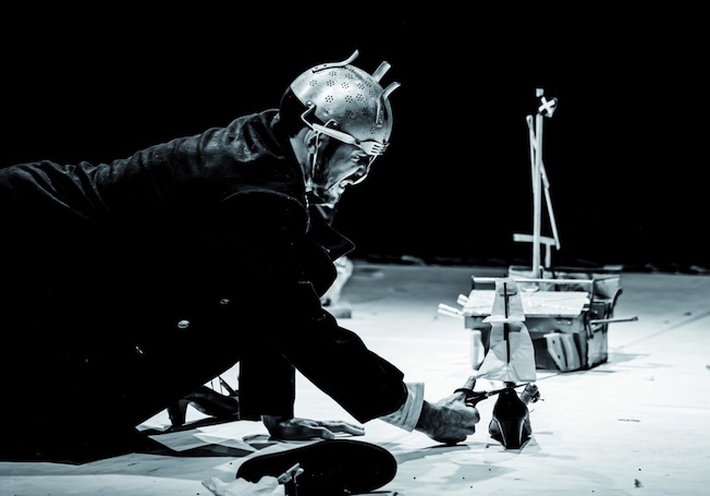 Toulouse, Théâtre du Grand Rond : Bateau - Cie les Hommes Sensibles. Du 22 au 26 février 2022 Toulouse, Théâtre du Grand Rond : Bateau - Cie les Hommes Sensibles. Du 22 au 26 février 2022