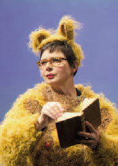 Bestiaire d'amour, Isabella Rosselini. Lecture conférence sur la sexualité des insectes. Théâtre du Gymnase, Marseille, du 19 au 21 février 2014 Bestiaire d'amour, Isabella Rosselini. Lecture conférence sur la sexualité des insectes. Théâtre du Gymnase, Marseille, du 19 au 21 février 2014