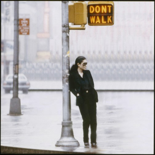 Yoko Ono  Walking On Thin Ice, vídeo, 1981  Photogramme vidéo  © Yoko Ono