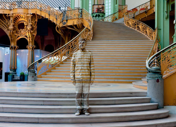 Liu Bolin - Performance camouflage Art Paris 2011 - Courtesy Galerie Paris-Beijing
