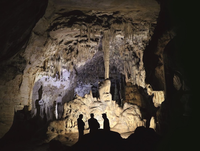 La grotte d’Arcy-sur-Cure, dans l’Yonne