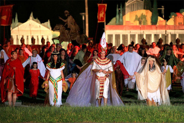 Jules César, le grand son et lumière d'Autun, les 25, 26, 30 juillet et 1, 2, 6, 8 et 9 août 2014