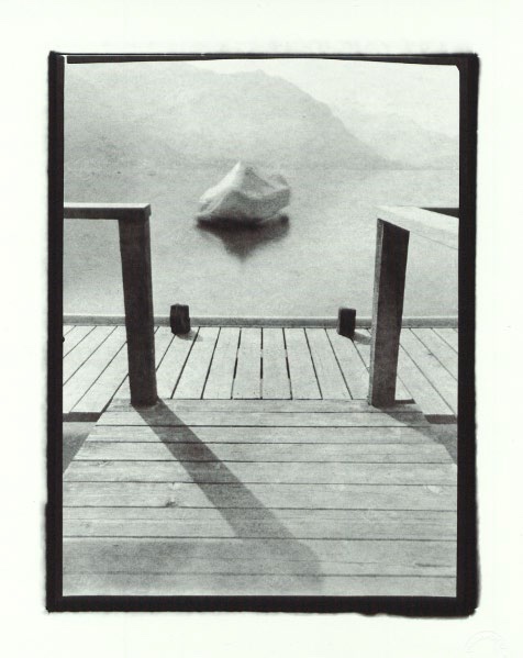 Christian Poncet Vue du lac d’Annecy, 1998 Tirage contact, photographie au sténopé 24 x 30 cm © Christian Poncet
