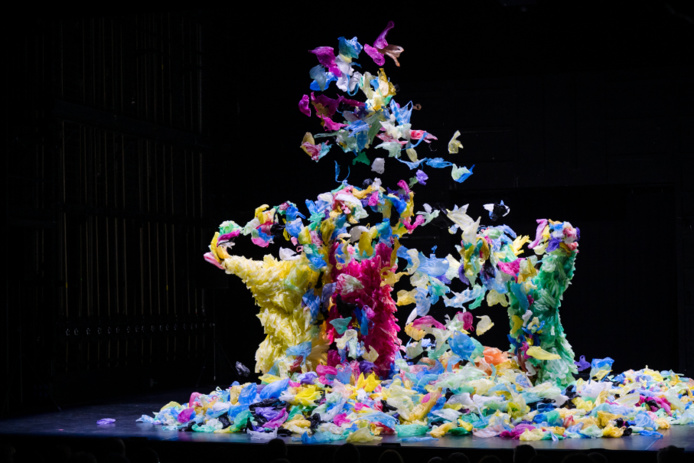 Genève, Le Grütli. Tidiani N'Diaye. Mer Plastique. 10-21 décembre 2022 Genève, Le Grütli. Tidiani N'Diaye. Mer Plastique. 10-21 décembre 2022