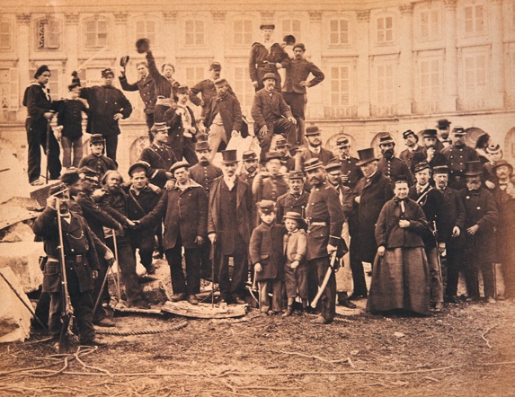 Bruno Braquehais, Groupe de fédérés, 1871. Cliché : Irène Andréani © Musée d’art et d’histoire Paul Eluard, Saint-Denis