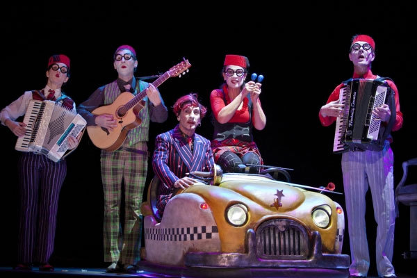 El Cid ! une adaptation ébouriffante ! d'après Corneille,
 Agence de Voyages Imaginaires 
Cie Philippe Car, Théâtre de l'Archipel, Perpignan, le 8 novembre 2014 El Cid ! une adaptation ébouriffante ! d'après Corneille,
 Agence de Voyages Imaginaires 
Cie Philippe Car, Théâtre de l'Archipel, Perpignan, le 8 novembre 2014