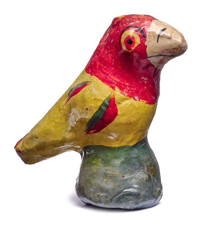 Inséparables à tête rouge, Agapornis pullarius Jouets France 1910-1915 Papier mâché Don d’Émile Chambon en 1981 MEG Inv. ETHEU 057521 © MEG, J. Watts