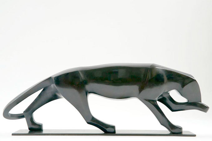 Gérard Boudon, Panthère qui se lèche, bronze original, 65 cm Gérard Boudon, Panthère qui se lèche, bronze original, 65 cm