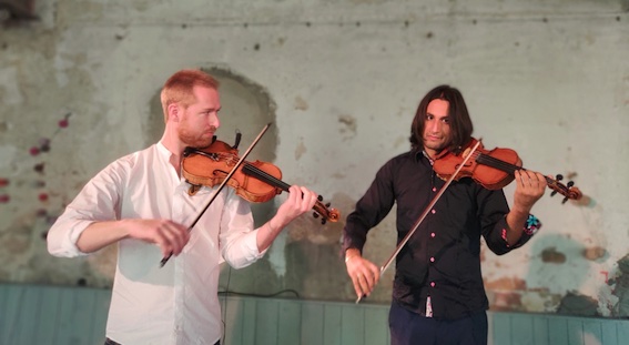 Le Poët-Laval (26) ; Falsetas, duo de violon Flamenco. 26 avril 23