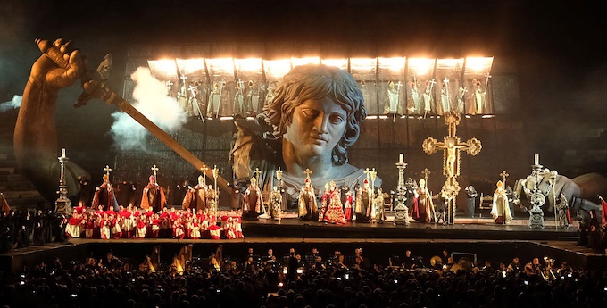 Tosca © Ennevi Foto Tosca © Ennevi Foto