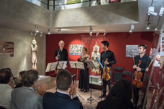 Concert de la Geneva International String Academy, édition 2021 au musée Barbier-Mueller. Photo Luis Lourenço. Concert de la Geneva International String Academy, édition 2021 au musée Barbier-Mueller. Photo Luis Lourenço.