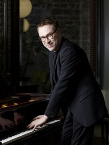 Jean-François Zygel Improvise sur l’Espagne le 2 mai 2015 à Dieulefit (Drôme) Jean-François Zygel Improvise sur l’Espagne le 2 mai 2015 à Dieulefit (Drôme)