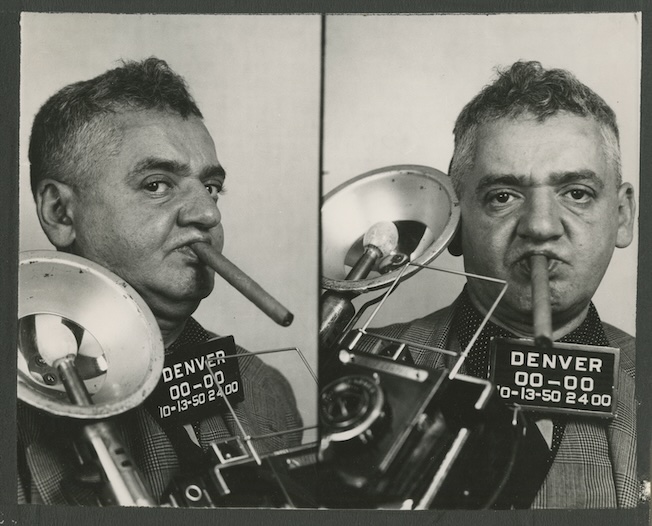 Self-Portrait, Weegee with Speed Graphic Camera, 1950 [Autoportrait avec un appareil Speed Graphic, 1950] © International Center of Photography. Collection Friedsam.