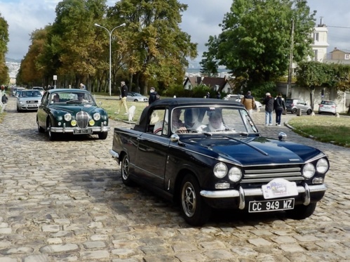 Paris, 17e Traversée de Paris en véhicules d'époque, 30 juin 2024 Paris, 17e Traversée de Paris en véhicules d'époque, 30 juin 2024