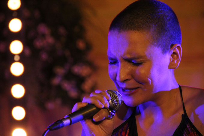 Anne Sila accompagnée par le Magnetic Orchestra © Pierre Aimar Anne Sila accompagnée par le Magnetic Orchestra © Pierre Aimar