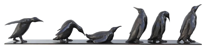 La marche des manchots, bronze, 95 x 12 x 18 cm La marche des manchots, bronze, 95 x 12 x 18 cm