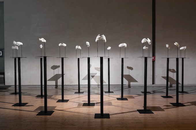 Esmeralda Kosmatopoulos. Fifteen Pairs of Mouth #9, 2016 Installation plâtre, métal, 80 x 60 x 7 cm : © Crédit Grégoire Edouard Esmeralda Kosmatopoulos. Fifteen Pairs of Mouth #9, 2016 Installation plâtre, métal, 80 x 60 x 7 cm : © Crédit Grégoire Edouard