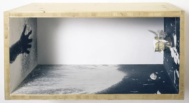 Roman Signer, Hand, 1922. Collection Frac Sud – Cité de l’art contemporain, Marseille, © Yves Gallois Roman Signer, Hand, 1922. Collection Frac Sud – Cité de l’art contemporain, Marseille, © Yves Gallois