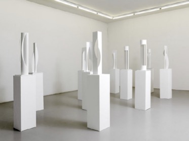 Gottfried HONEGGER, 2003/2004. Ensemble de 10 sculptures, aluminium peint. Chaque - 100 x 20 x 20 cm. Inv. FNAC 2012-136 (1 à 10) Centre national des arts plastiques, Paris / dépôt à l'eac., Mouans-Sartoux Gottfried HONEGGER, 2003/2004. Ensemble de 10 sculptures, aluminium peint. Chaque - 100 x 20 x 20 cm. Inv. FNAC 2012-136 (1 à 10) Centre national des arts plastiques, Paris / dépôt à l'eac., Mouans-Sartoux