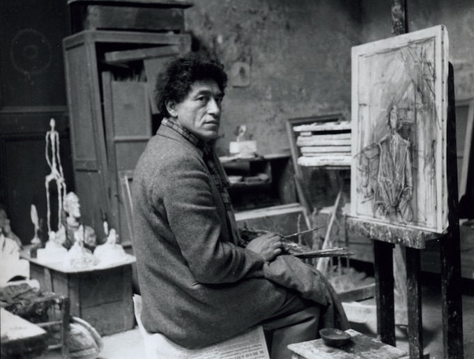Alberto Giacometti dans son atelier, 1951 Photo © Michel Sima (D.R.) Archives Fondation Giacometti, ADAGP, Paris 2025 Alberto Giacometti dans son atelier, 1951 Photo © Michel Sima (D.R.) Archives Fondation Giacometti, ADAGP, Paris 2025