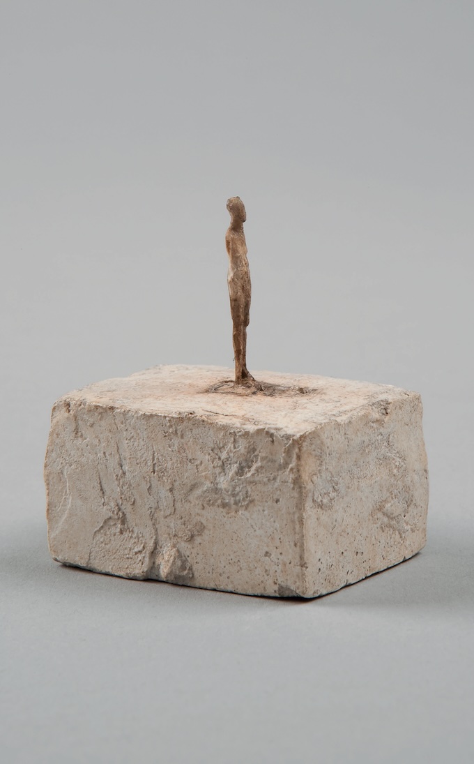 Alberto Giacometti, Toute petite figurine, vers 1937-39, plâtre, Fondation Giacometti © Succession Alberto Giacometti ADAGP, Paris 2025 Alberto Giacometti, Toute petite figurine, vers 1937-39, plâtre, Fondation Giacometti © Succession Alberto Giacometti ADAGP, Paris 2025