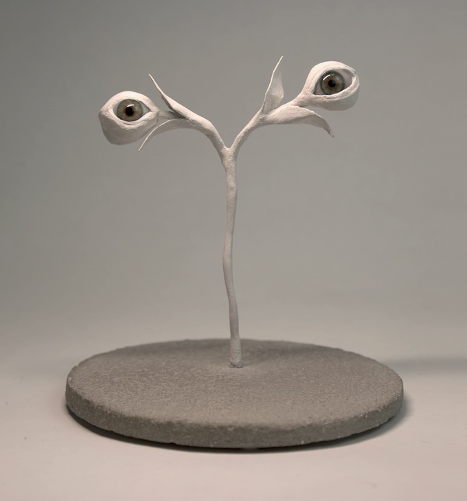Ali Cherri, Lucie, 2023, prothèses oculaires en verre, bois, laiton, pâte époxy, enduit © Ali Cherri Studio. Collection privée. Courtesy de l’artiste Ali Cherri, Lucie, 2023, prothèses oculaires en verre, bois, laiton, pâte époxy, enduit © Ali Cherri Studio. Collection privée. Courtesy de l’artiste