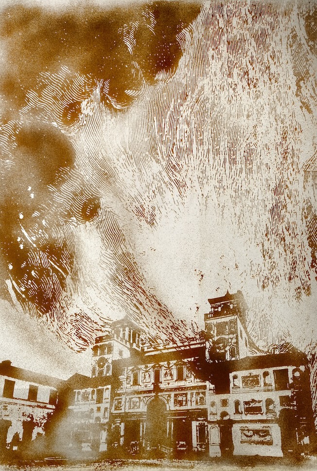 Nicolas Daubanes, La Villa Medicis en feu, 2025, limaille de fer incandescente incrustée sur verre, oxydée, 160 x 120 cm, collection Nicolas Daubanes © Nicolas Giganto