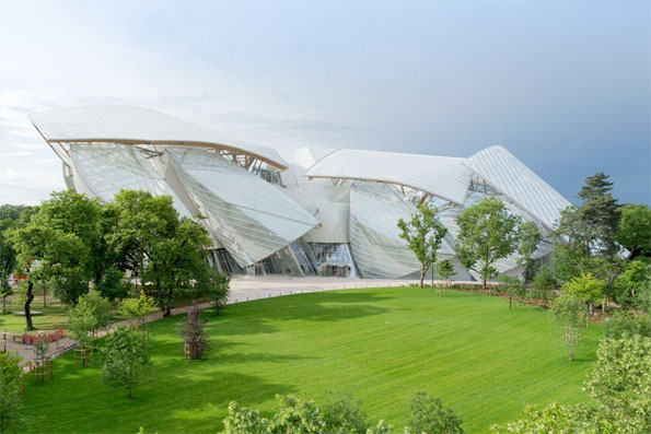 Daniel Buren, « L’Observatoire de la lumière ». Travail in situ. Fondation Louis Vuitton, Paris, à partir du 11 mai 2016