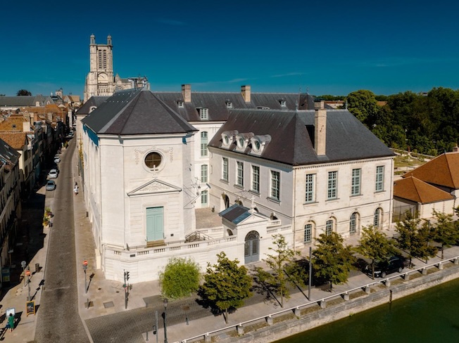 Hôtel-Dieu-le-Comte ©  studio OG
