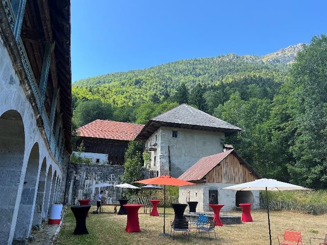 La Chartreuse d’Aillon (73):  « Germinations »- Première installation artistique collective. Du 04.04. 26 au 03.01.27