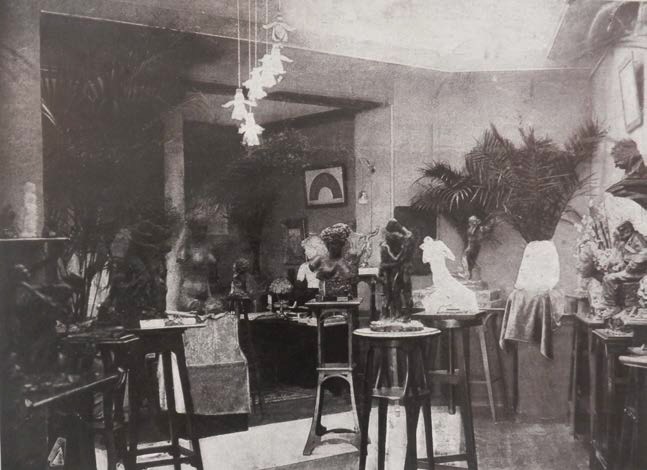 Vue de l’exposition Camille Claudel et Bernhard Hoetger à la galerie Eugène Blot, en décembre 1905 © bibliothèque Marguerite Durand
