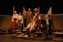 Avignon, Cour du Barouf, Ubu....rlesque !!! par La compagnie Alain Bertrand (38) Avignon, Cour du Barouf, Ubu....rlesque !!! par La compagnie Alain Bertrand (38)