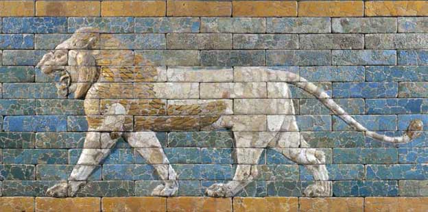 Panneau de briques ornant la voie processionnelle de Babylone : lion passant, époque néo-babylonienne, règne de Nabuchodonosor II (605-562 avant J.-C.), terre cuite à glaçure, Paris, musée du Louvre