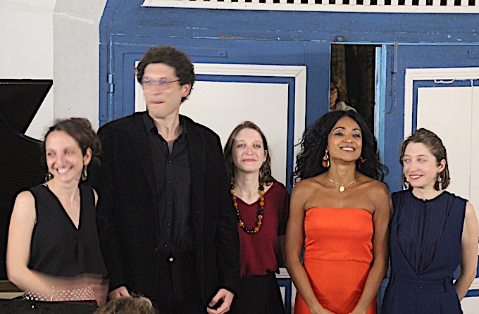 Le quatuor La Raison Folle entoure Magalie Léger © PA