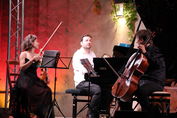 Anna Göckel, violon, Jean-Baptiste Fontlupt, piano, Vitautas Sondeckis, violoncelle © Pierre Aimar