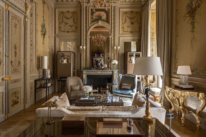 La suite Duc de Crillon en l'hôtel du même nom, Paris, folie ou caprice ? La suite Duc de Crillon en l'hôtel du même nom, Paris, folie ou caprice ?