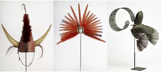 De Gauche à droite : casque Naga – Cimier de coiffe àkà-pari - Coiffe de cour Kanmuri De Gauche à droite : casque Naga – Cimier de coiffe àkà-pari - Coiffe de cour Kanmuri