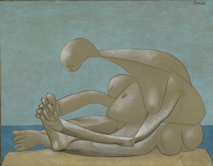 Pablo Picasso, Femme assise sur la plage, 1937 © Succession Picasso, 2020. Image © Lyon MBA - Photo Alain Basset
