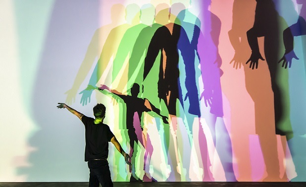 Olafur Eliasson Ton ombre incertaine (couleur) [Your uncertain shadow (colour)], 2010 © DR