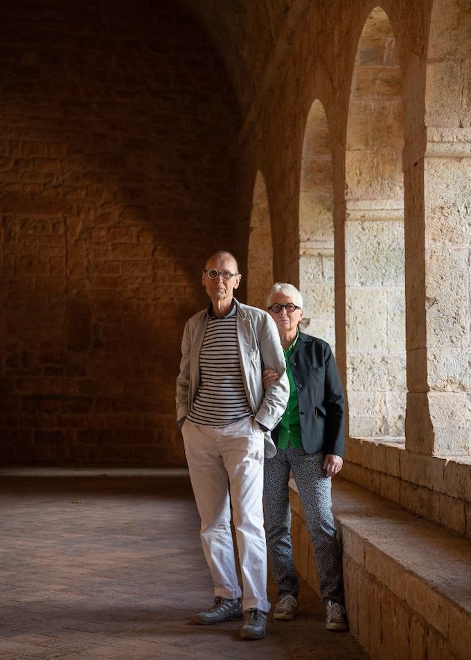 Anne et Patrick Poirier à l’abbaye du Thoronet, 2019 © Ambroise Tézenas – Centre des monuments nationaux