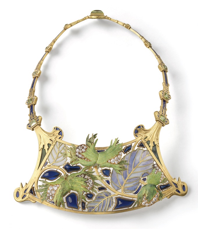 Collier Noisette René Lalique Vers 1900, Paris Or, diamants, émail, verre Paris, Musée des Arts Décoratifs © MAD Paris / Christophe Dellière