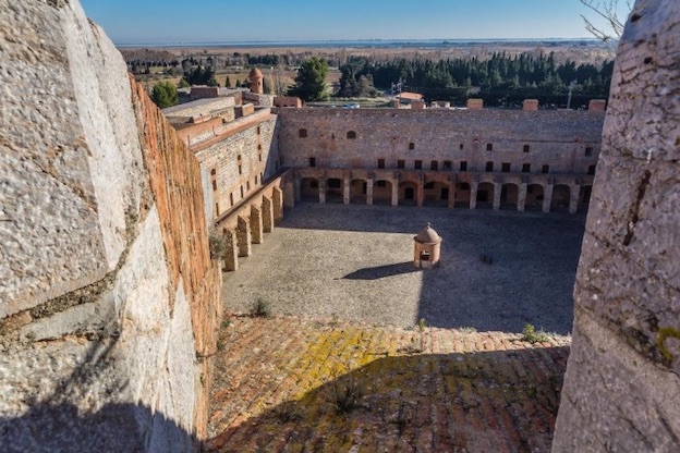 Le Centre des monuments nationaux présente la programmation culturelle de juillet à octobre 2020 de la forteresse de Salses