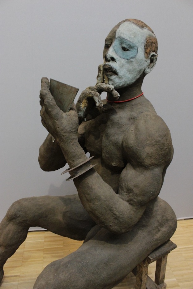 Ousmane Sow, Nouba qui se maquille, 1987 @  Béatrice Soulé/Roger Viollet/ADAGP