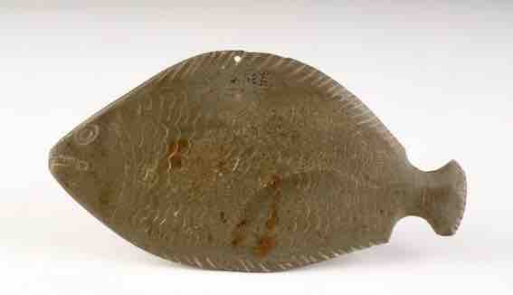 Palette à fard Vers 3800-3100 av. J.-C., Egypte, Khozam Grauwacke © musée des Confluences Palette à fard Vers 3800-3100 av. J.-C., Egypte, Khozam Grauwacke © musée des Confluences