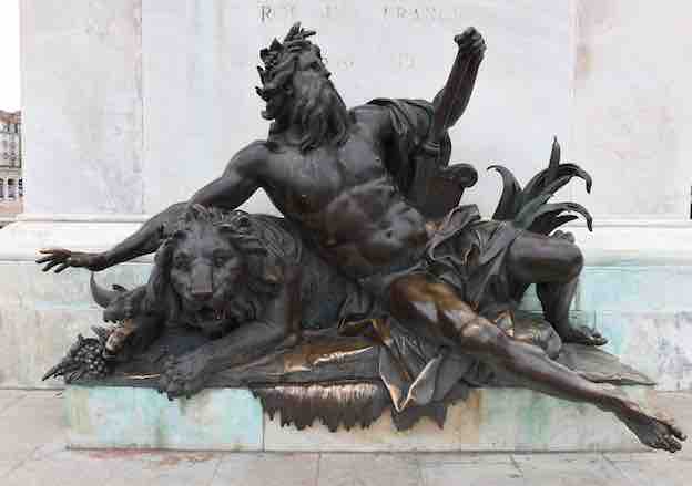 Guillaume Coustou, Le Rhône, bronze, H. 221 ; L. 347 cm ; Pr. 137 cm © Muriel Chaulet / Ville de Lyon