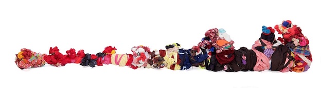 Pascal Tassini - Assemblage de textiles noués et matériaux mixtes – 2015 - 49x40x276 cm @ collection Trinkhall Museum