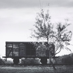 Musée de la Résistance nationale : exposition Michael Kenna, « La lumière de l’ombre », photographies des camps nazis. 23/10/2021 au 15/04/2022