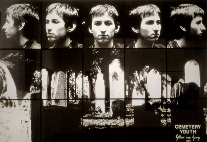 Gilbert & George Cemetery Youth, 1980 Assemblage de 15 photographies ; épreuve papier noir et blanc sur panneau en bois Lyon, musée d’art contemporain Image © Collection macLYON - Photo DR
